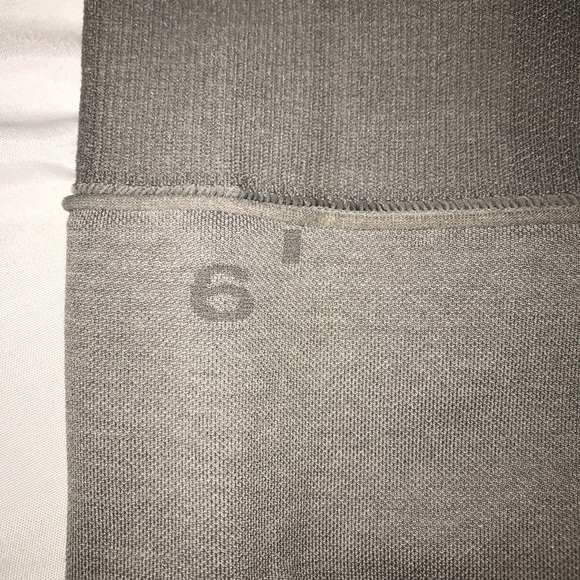 LULULEMON CROPPED LEGGINGS - Picture 3 of 4